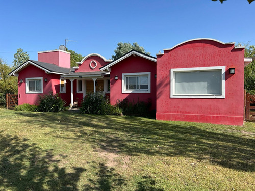 Casa Chalet  En Venta En General Rodríguez, G.b.a. Zona Oeste, Argentina