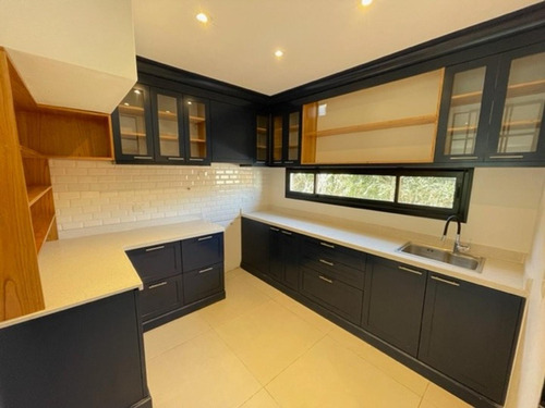 Imagen 7 de 23 de Triplex A Estrenar De Categoria En Venta, San Miguel.