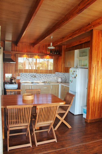 Se Ofrece En Venta Casa En La Calle Principal De Punta Del Diablo