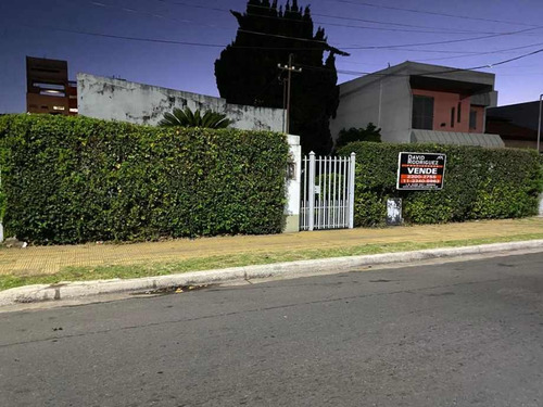 Imagen 2 de 14 de Permuta - Casa A Refaccionar En Venta - Ideal Emprendimiento - Moron Sur