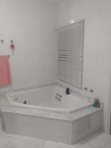 Casa À Venda No Alphaville Residencial 04 Com 4 Suítes - Cncr1010