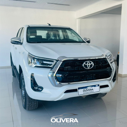 Imagen 6 de 22 de Toyota Hilux Srv 4x4 Diesel 0km - Olivera Automotores