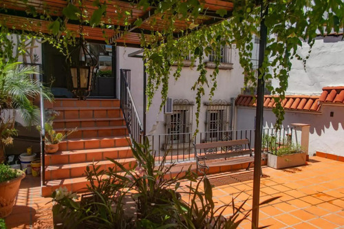 Casa En Venta - 5 Dormitorios 4 Baños - Cochera - 600mts2 - Caballito