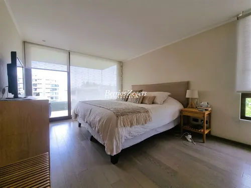 Departamento En Venta De 3 Dorm. En Lo Barnechea 2 Estac.