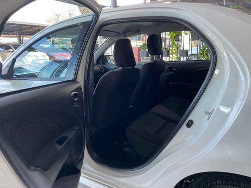 Imagen 6 de 13 de Toyota Etios Xls 4 Ptas. At - Nafta - 2018