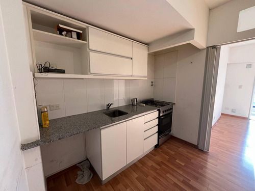 Venta Departamento 2 Amb Con Cochera En Alsina Y Av. Maipú, Florida Este