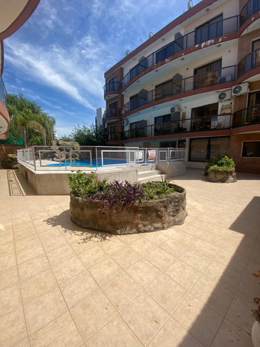 Departamento De Un Dormitorio, Cochera, Centro