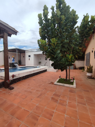 Imagen 9 de 17 de Casa Con Piscina Tipo Quinta En Mariano De 4 Dormitorios 3 Baños Terreno 441 M2 Construcción 220 M2