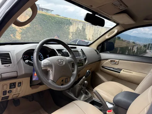 Toyota Fortuner 3.0 Sr5