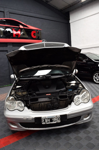 Imagen 18 de 18 de Mercedes-benz 220 C220 Cdi 2005