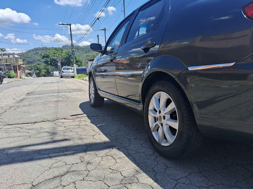 Fiat Siena 1.8 Hlx Flex Dualogic 4p