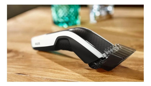 Imagen 8 de 10 de Cortadora De Pelo Y Barba Philips Hc5610 Recargable Premium