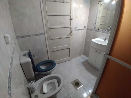 Venta Casa Y Apartamento 4 Dorms. Coch. Fondo Las Acacias