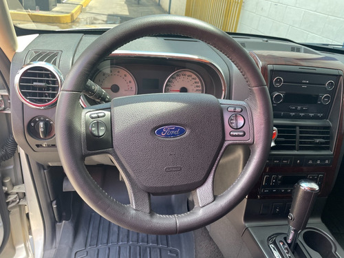 Imagen 6 de 13 de Ford Explorer 4x4