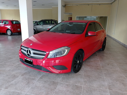 Mercedes Benz A200 Blue Eficence / Mod: 2014