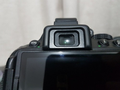 Nikon Dslr D5300 18-55mm + 18-140mm + Sd + 2 Baterias + Case