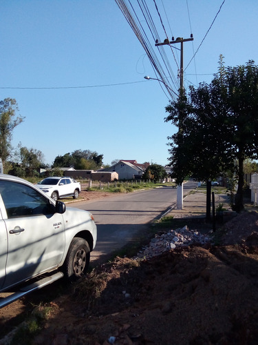 Cada Em Contrusao E Uma De Madeira Terreno 27x10 Mais Uma