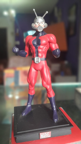Figura Y Poster Ant Man Marvel Heroes 3d 8 Salvat (Usado)