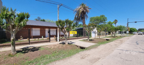 Casa 2 Dormitorios En Soldini. Alto Potencial Comercial. Segunda Unidad A Refaccionar