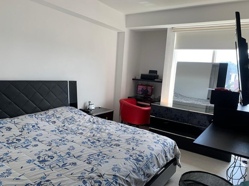 Imagen 11 de 16 de Moderno Apartamento En Alquiler En El Rosal De 85m2