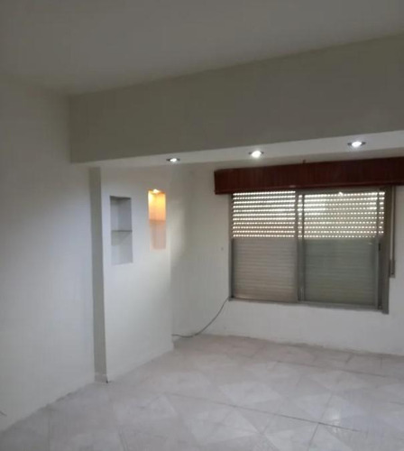 Departamento En Venta - 2 Dormitorios 1 Baño - 60mts2  - Berazategui