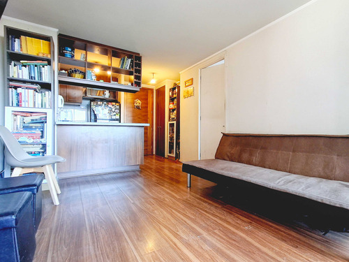 A 2 Cuadras De Barrio Italia (96854)