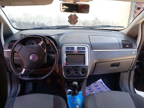 Imagem 7 de 12 de Fiat Punto Essence 1.6 16v Flex
