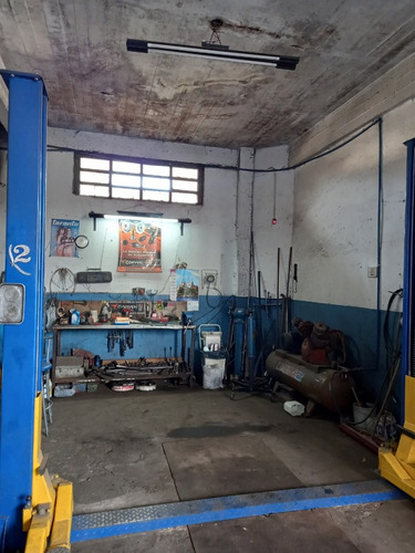 Galpon Con Losa Para Construir En Planta Alta - Zona: Villa Primera