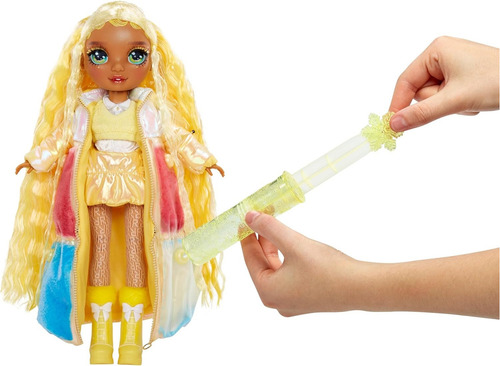 Muñeca de moda Sunny Rainbow High Winter Wonderland, 28 cm