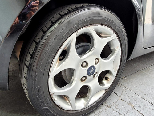 Vendo Ford Fiesta 1.6 5 P Titanium Kinetic Design Año 2011