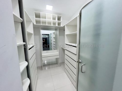 Casa Remodelada En Venta En Macaracuay Caracas Parrillera Psicina 3 Plantas Terraza Privada