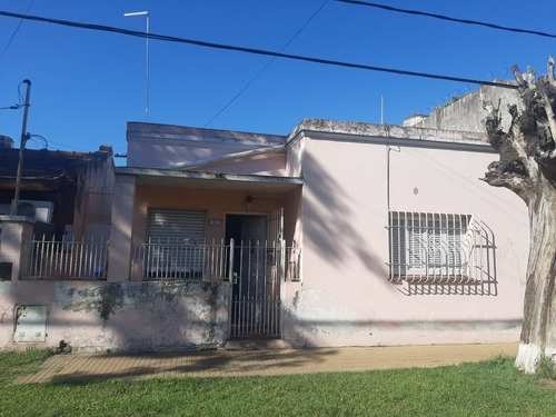 Imagen 1 de 1 de Gibson 83, Casa A Metros De Antártida Argentina