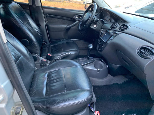 Focus Sedan Ghia 2.016v Automático