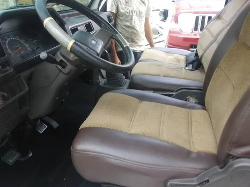 Imagen 5 de 9 de Mitsubishi L300