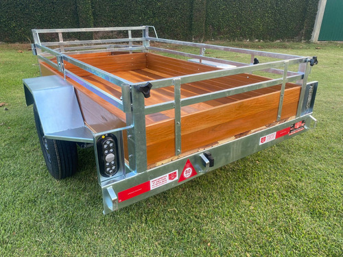 Carretinha Reboque 1,20x2,00m C Cesta Na Frente Pneu Novo
