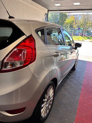 Ford Fiesta Kinetic 1.6 Titanium Powershift 120cv