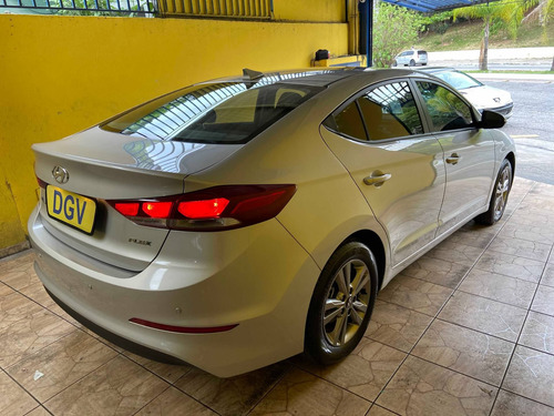 Hyundai Elantra 2.0 16v Flex 4p Automático