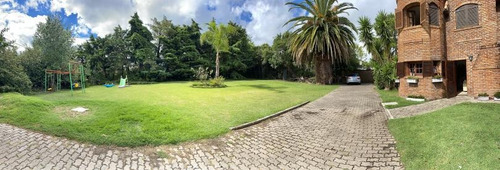 Hermosa Casa En Zona Residencial Colonia
