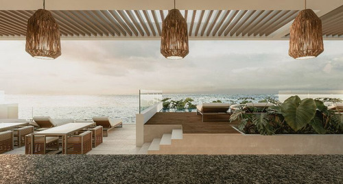 Condo Con Terraza Que Tiene Vista Al Mar, Cuatro Recamaras,
