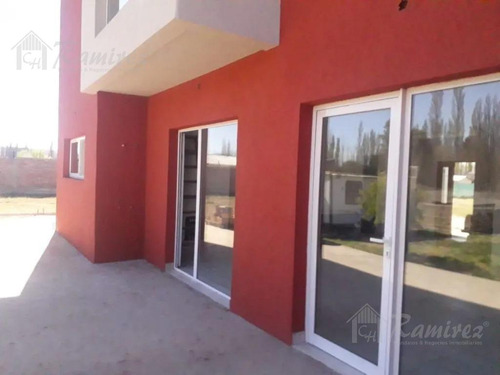 Casa En Venta 6 Ambientes A Estrenar - Plottier, Neuquen