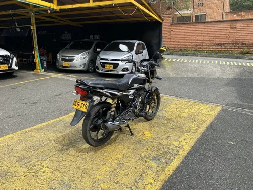 Bajaj Platino 125 2023
