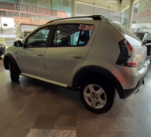 Imagen 4 de 14 de Renault Stepway 2014 1.6 Dynamique Media Nav Mt