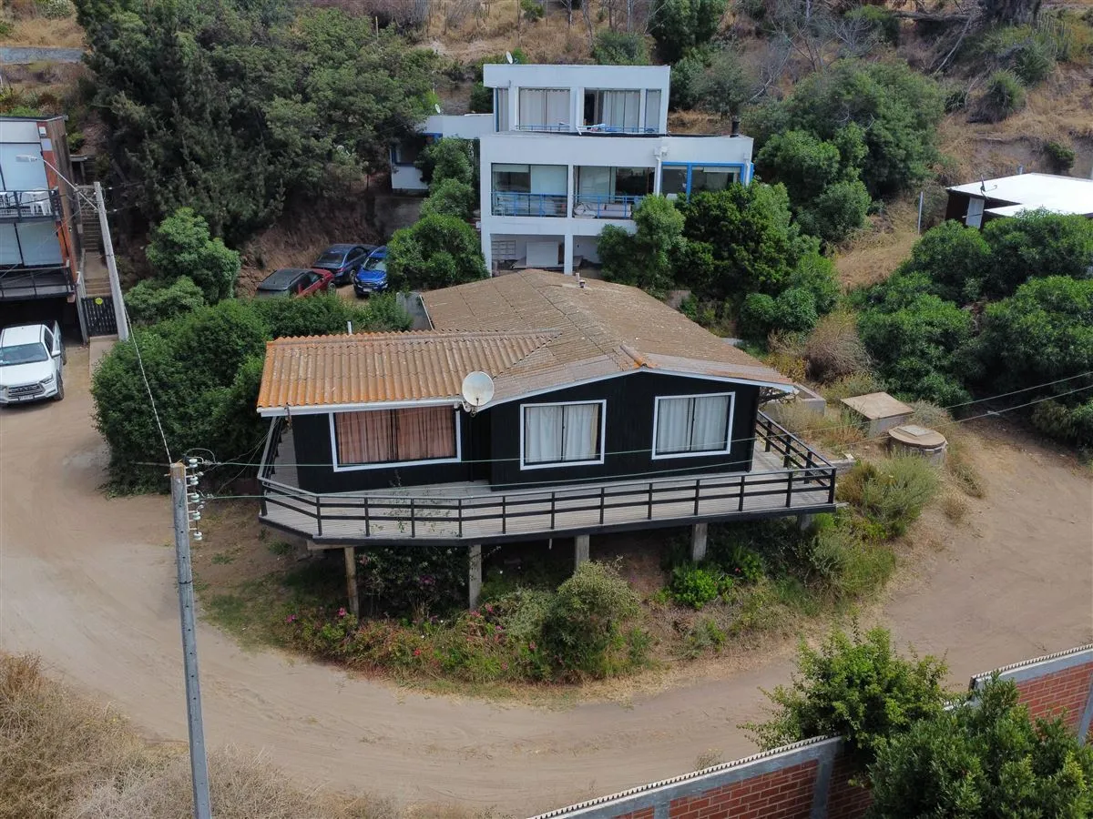 Imagen 1 de 18 de Casa En Venta Con Gran Sitio Y Vista Al Mar En Maitencillo.