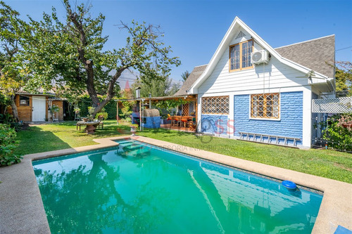 Casa En Venta En La Reina