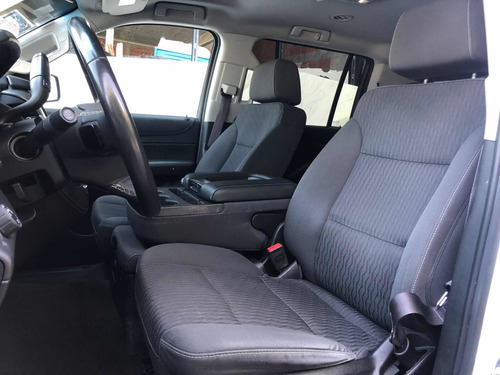Imagen 13 de 13 de Chevrolet Suburban 2017 5.4 Lt Piel Blanca At