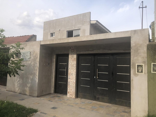 Imagen 16 de 19 de Departamento En Venta - 2 Ambientes - Patio - Parrilla - Castelar Norte