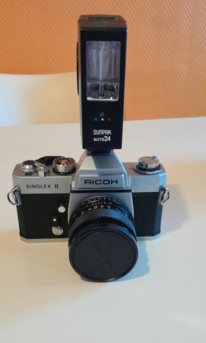 Maquina De Fotos Ricoh, Singlex Ii, Con Filtro Y Flash Gris (Usado)
