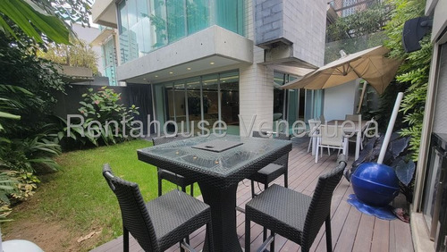 Apartamento ( 2 Niveles/ Amoblado/ Remodelado) Venta La Castellana Mls-25-16876