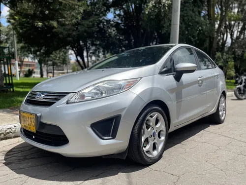 Ford Fiesta 1.6 Sportback Automática