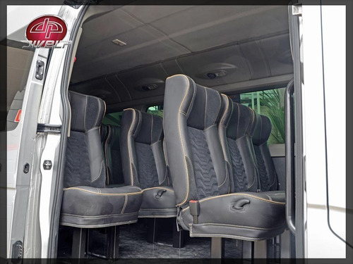 Imagem 4 de 14 de Van Renault Master 2.3 Executiva L3h2 16l